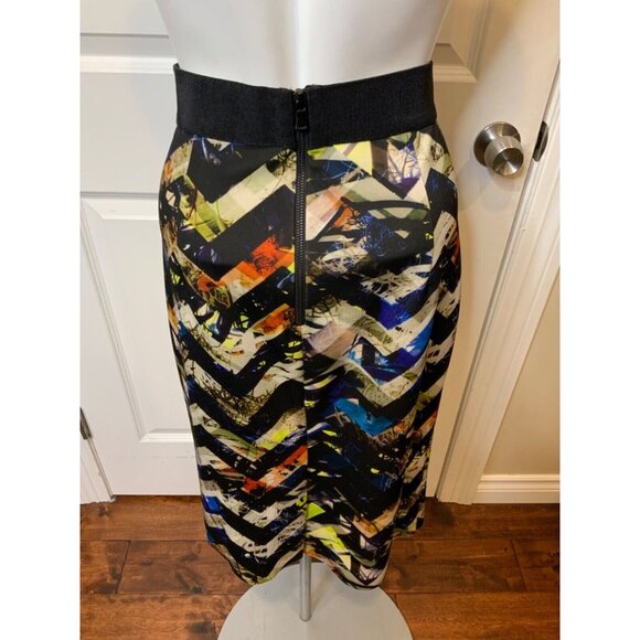Milly Black Zig Zag Media Print Pencil Straight Skirt, Size 10 - Picture 6 of 7